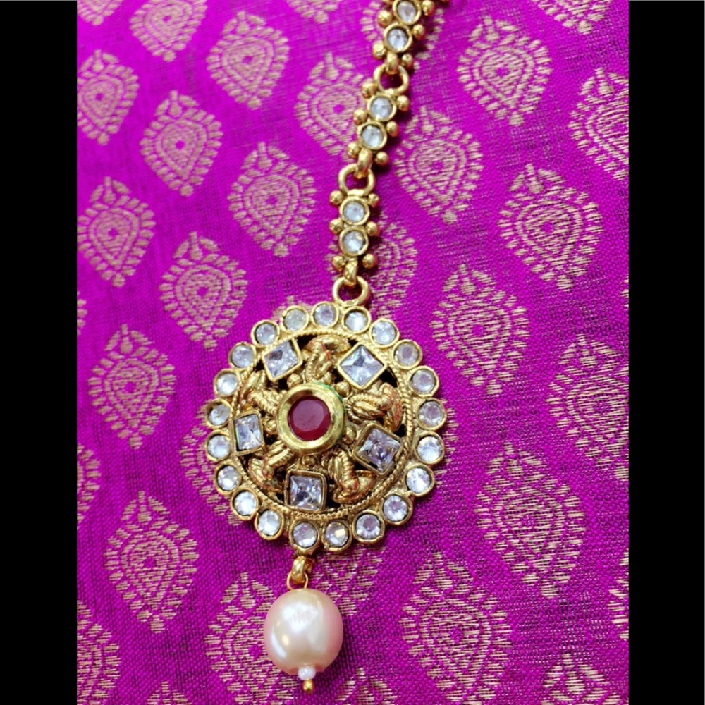 Indian Head Jewelry also known as Maang Tika